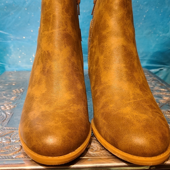 Hocus Pocus Woman's Utari Wedge Ankle Boots, Color: Brown Size: 6.5 - Picture 6 of 12